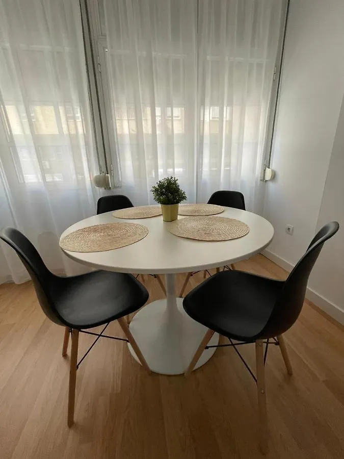Holidays2Malaga 2 bedroom Armengual de la Mota close shopping center 0*,