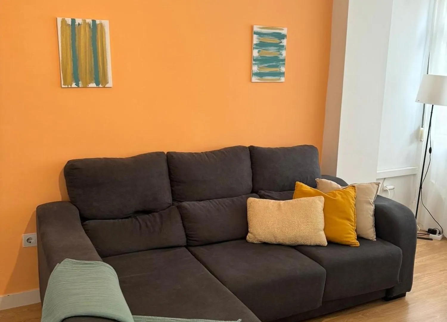 Holidays2Malaga 2 bedroom Armengual de la Mota close shopping center Apartamento