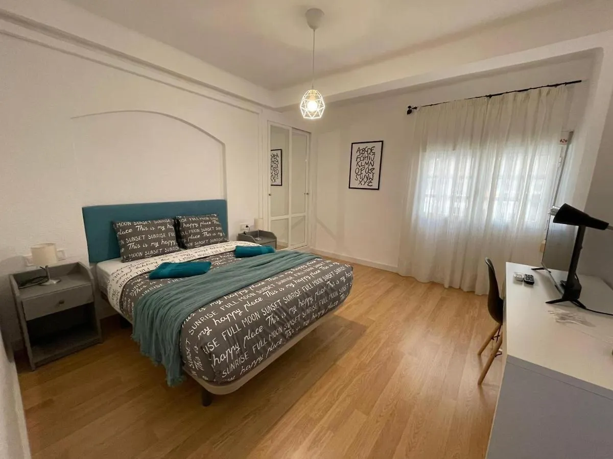 Daire Holidays2Malaga 2 Bedroom Armengual De La Mota Close Shopping Center İspanya